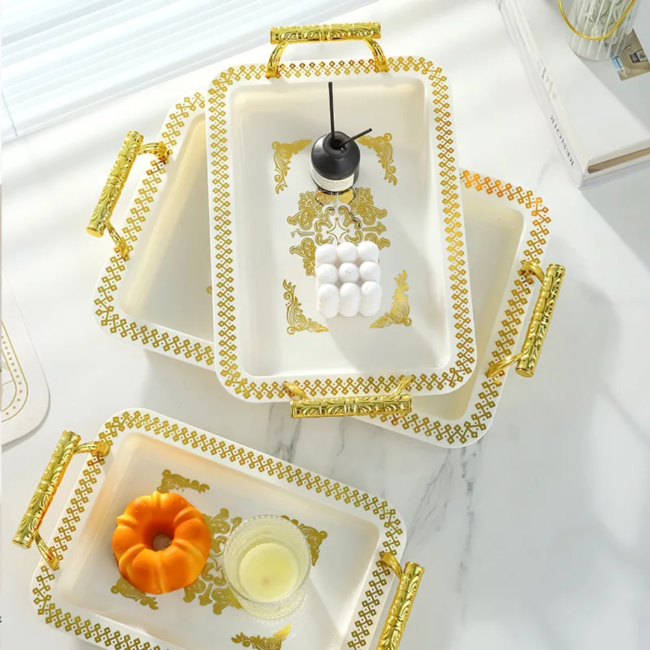 PLATEAUX et PLATS DE SERVICE